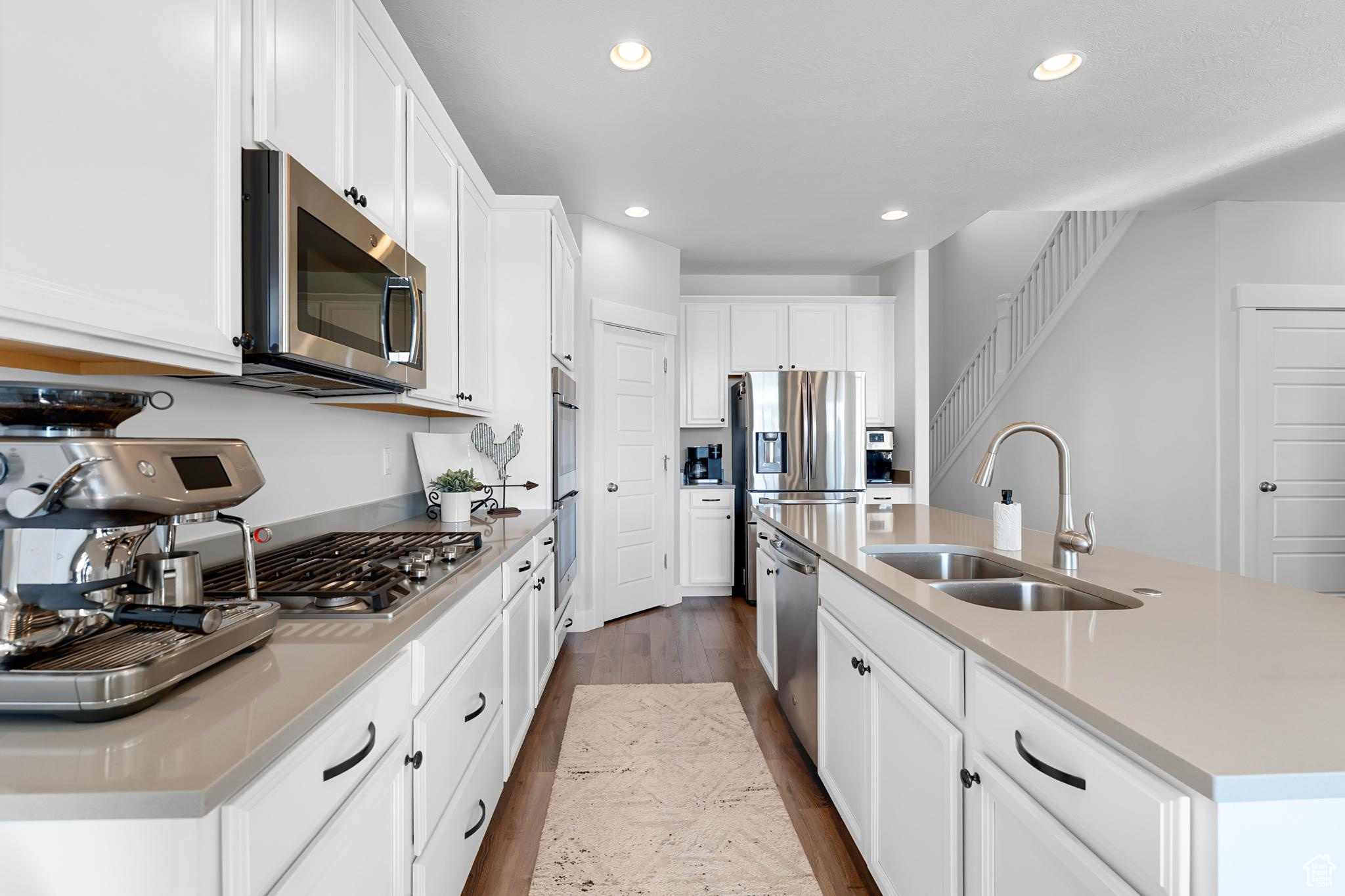 LAKESIDE - Residential