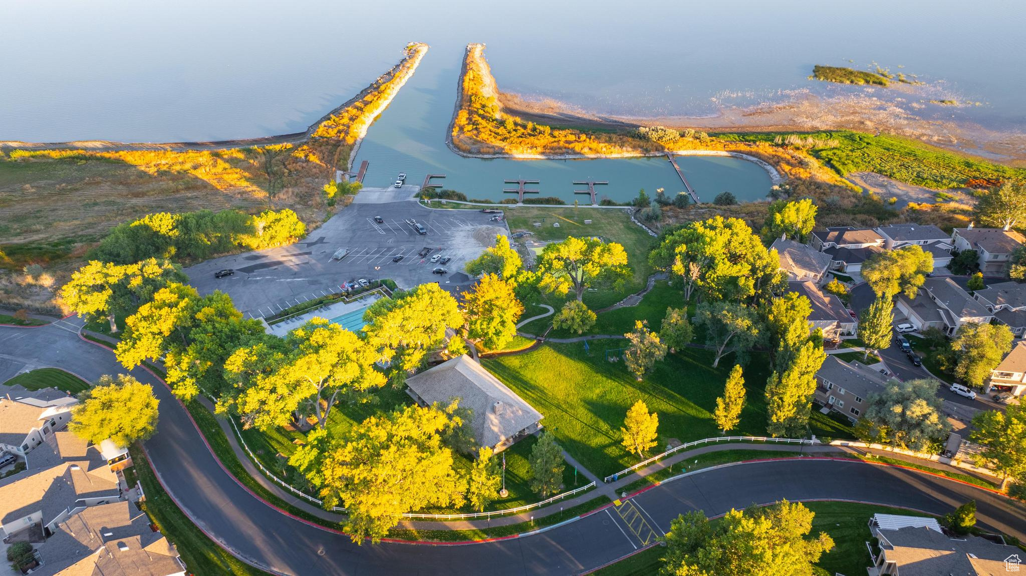 LAKESIDE - Residential