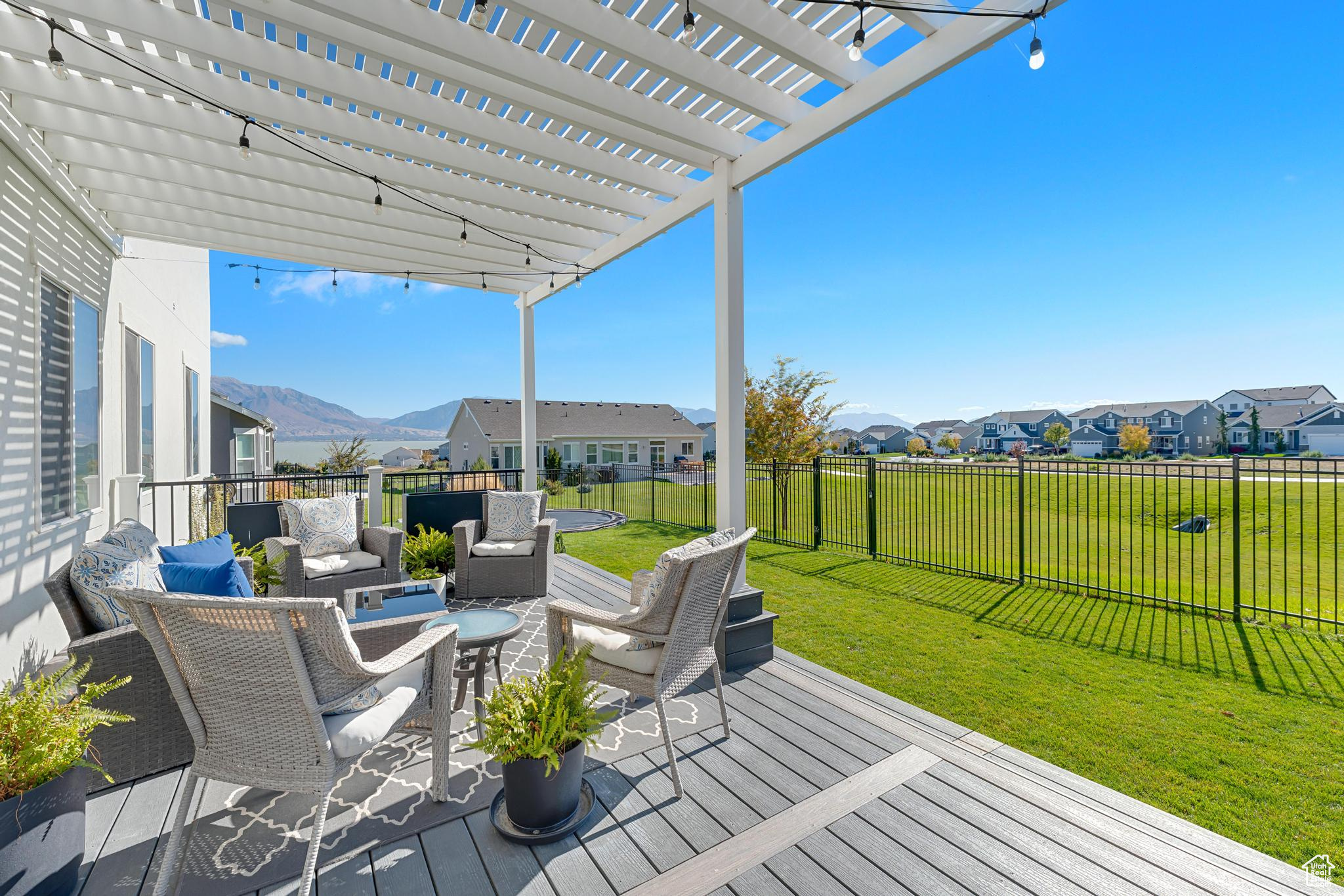 LAKESIDE - Residential