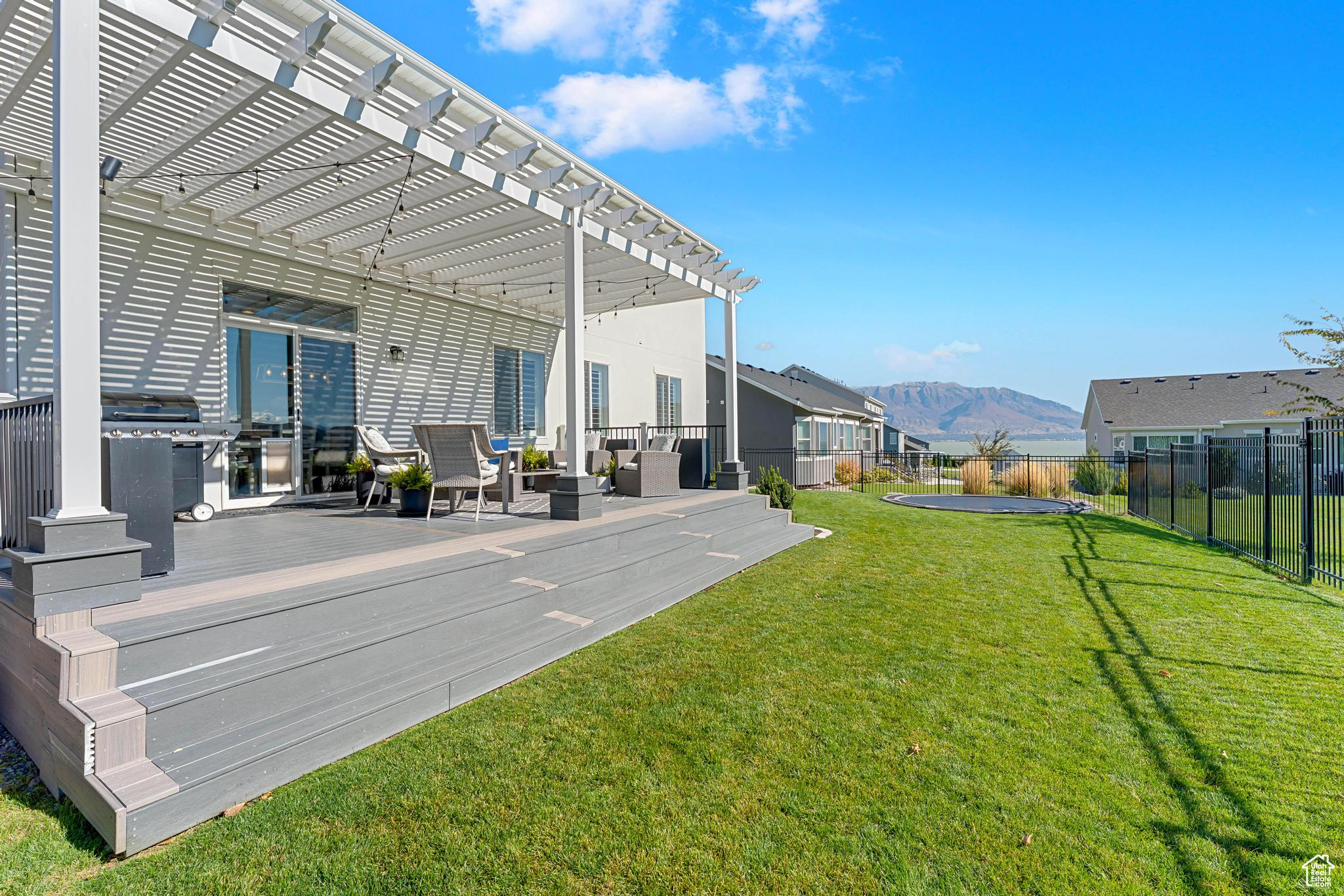 LAKESIDE - Residential