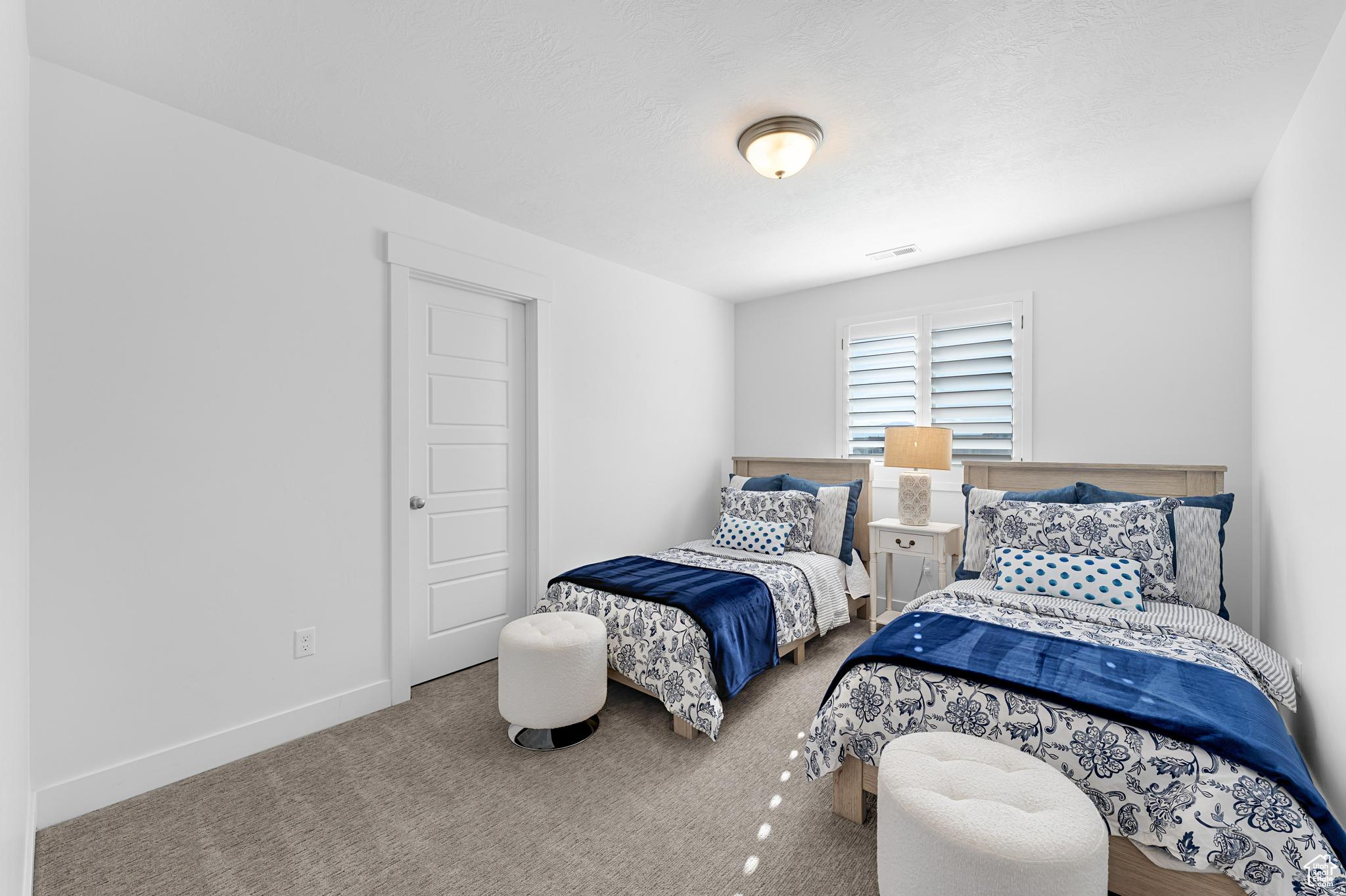 LAKESIDE - Residential