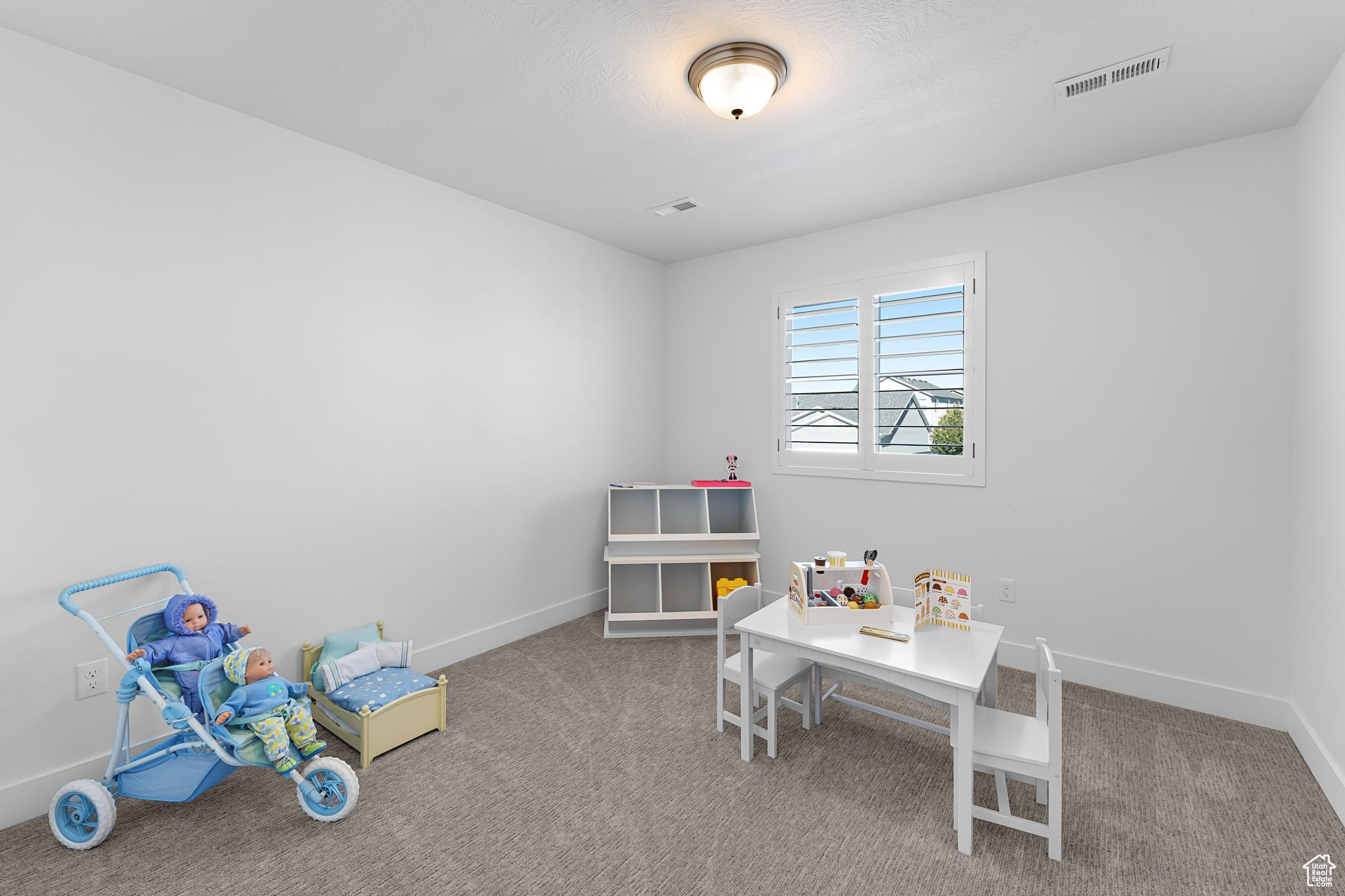 LAKESIDE - Residential