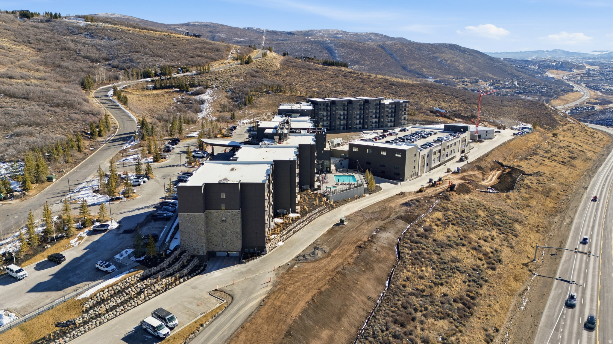 BLACK ROCK LUXURY CONDOMINIUMS - Residential