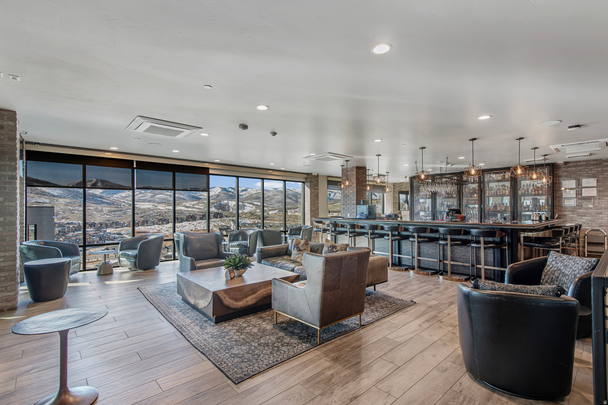 BLACK ROCK LUXURY CONDOMINIUMS - Residential