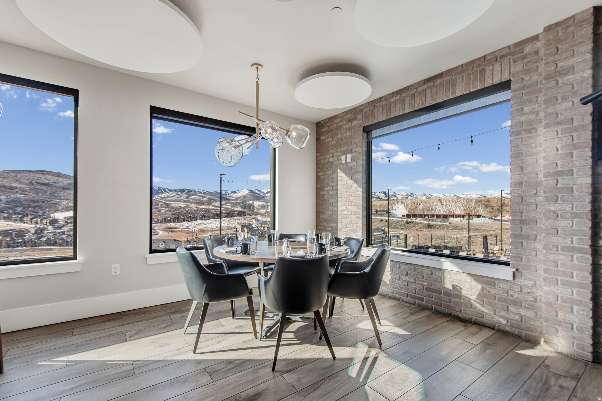 BLACK ROCK LUXURY CONDOMINIUMS - Residential