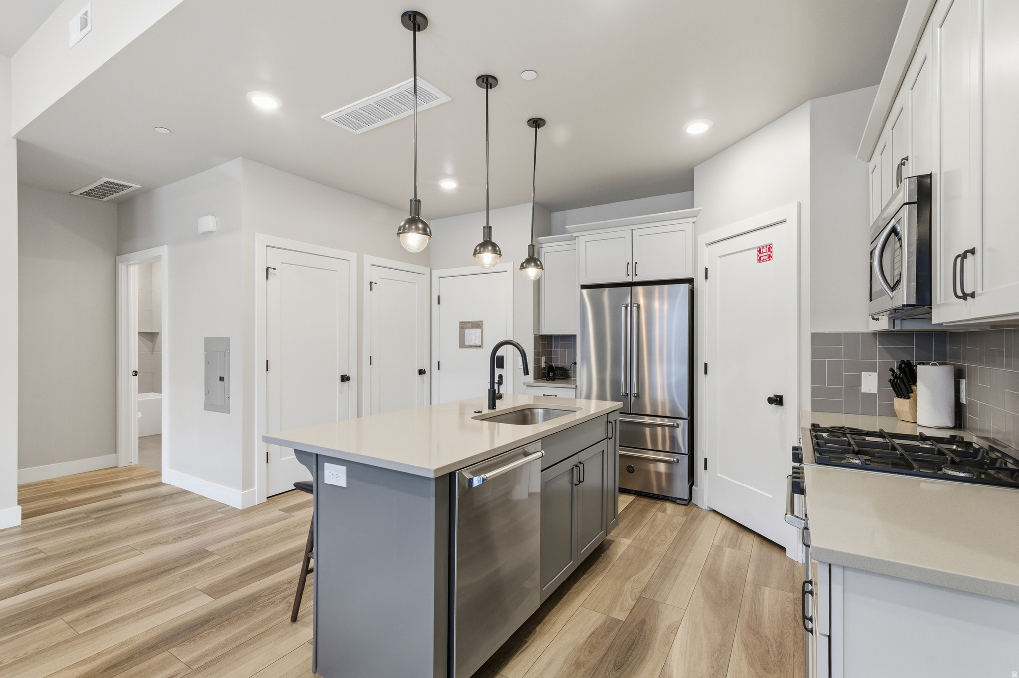 BLACK ROCK LUXURY CONDOMINIUMS - Residential