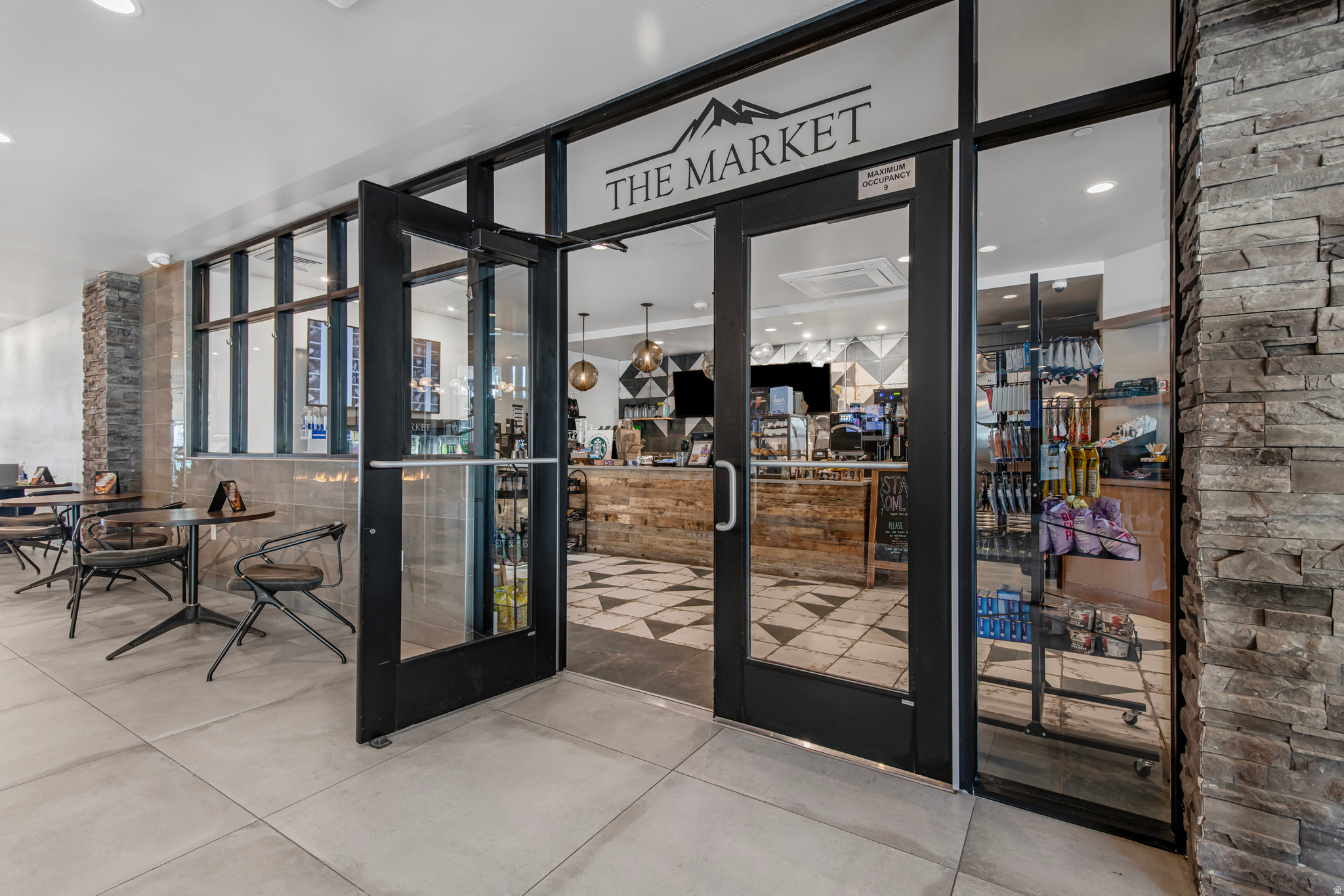 BLACK ROCK LUXURY CONDOMINIUMS - Residential