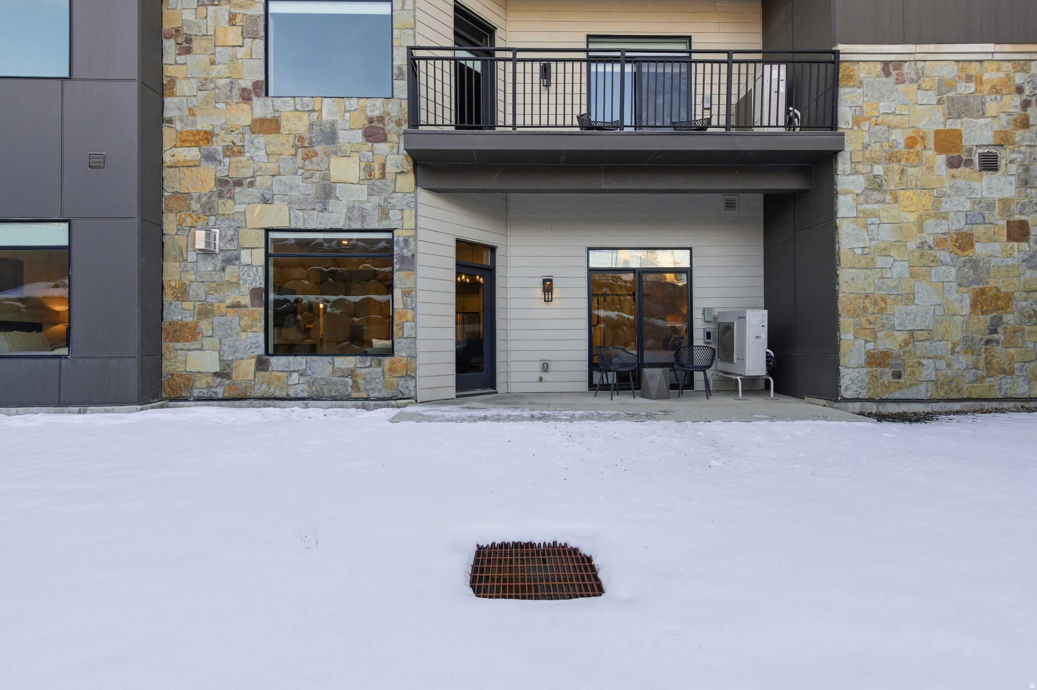 BLACK ROCK LUXURY CONDOMINIUMS - Residential