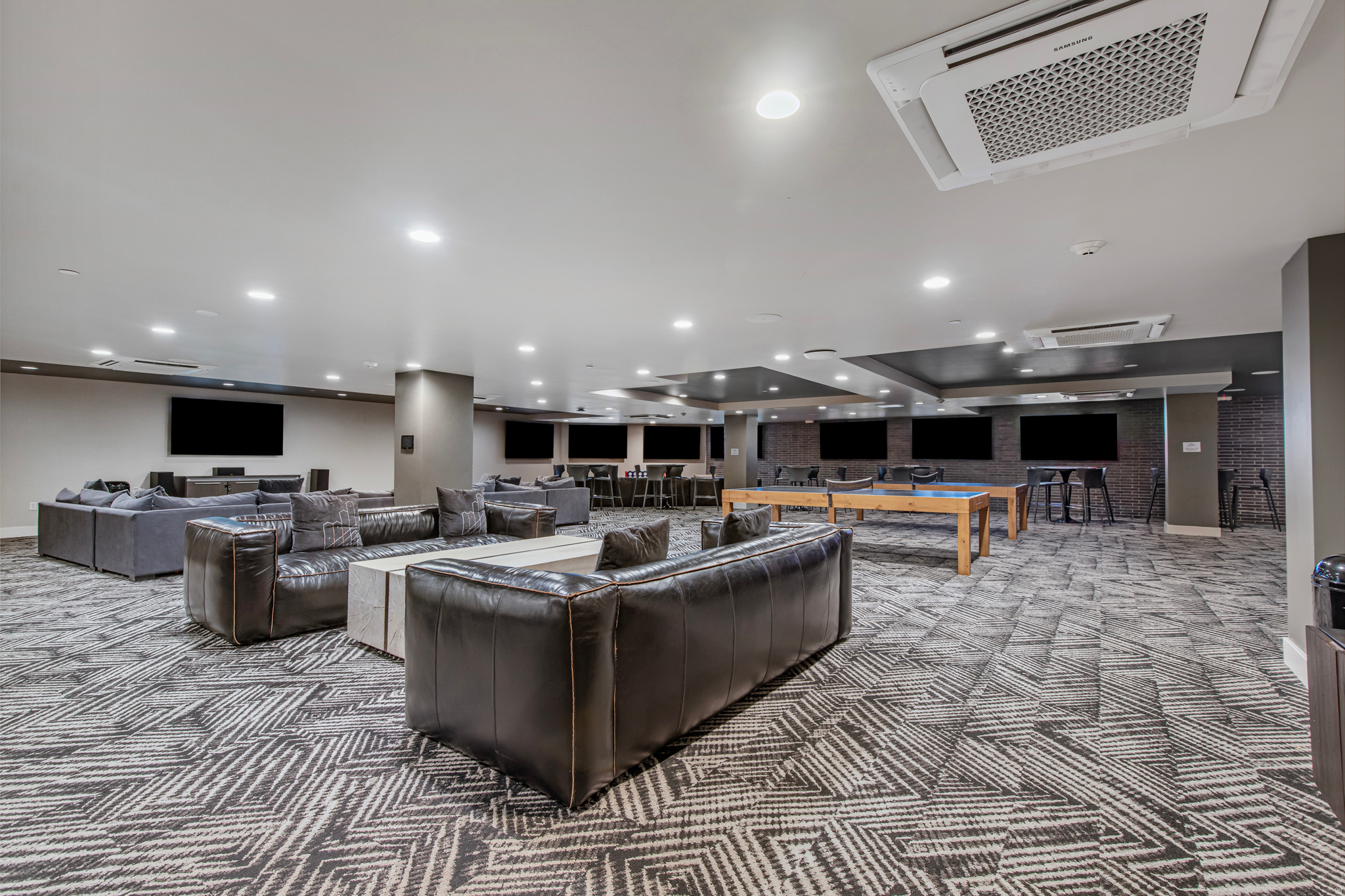 BLACK ROCK LUXURY CONDOMINIUMS - Residential