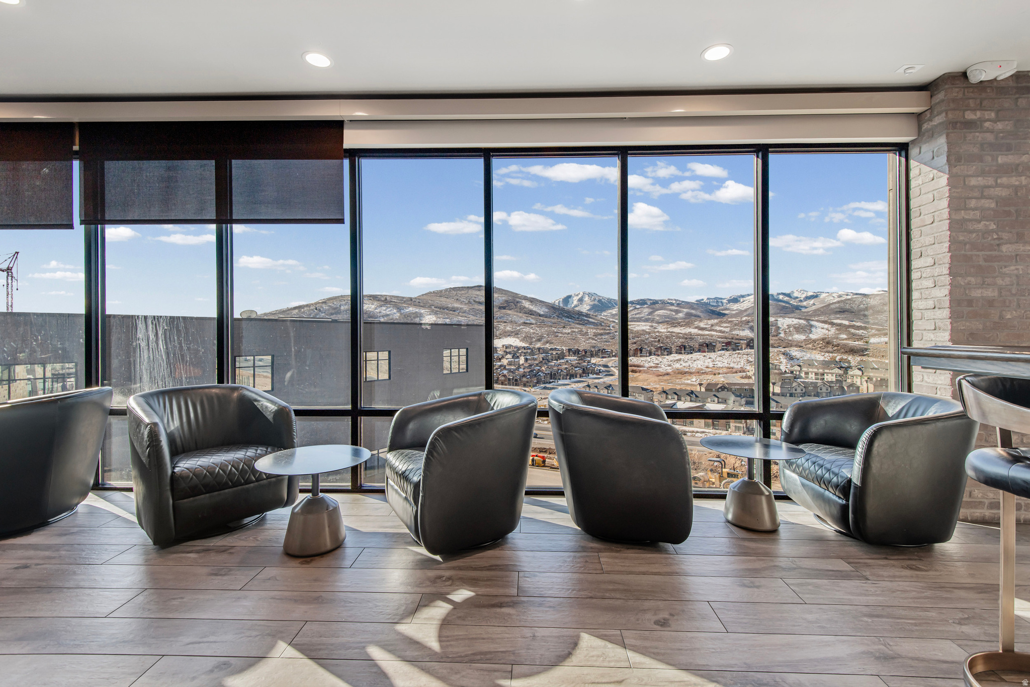 BLACK ROCK LUXURY CONDOMINIUMS - Residential