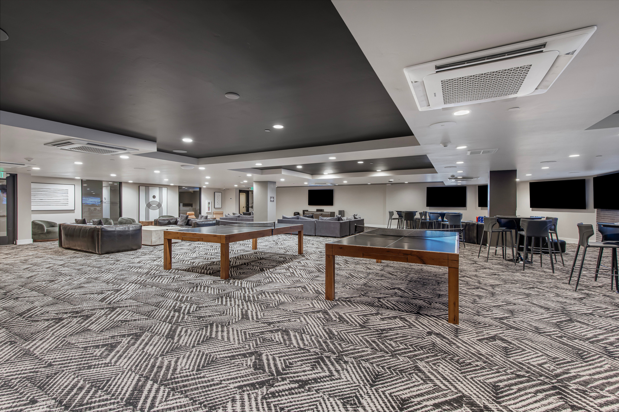 BLACK ROCK LUXURY CONDOMINIUMS - Residential