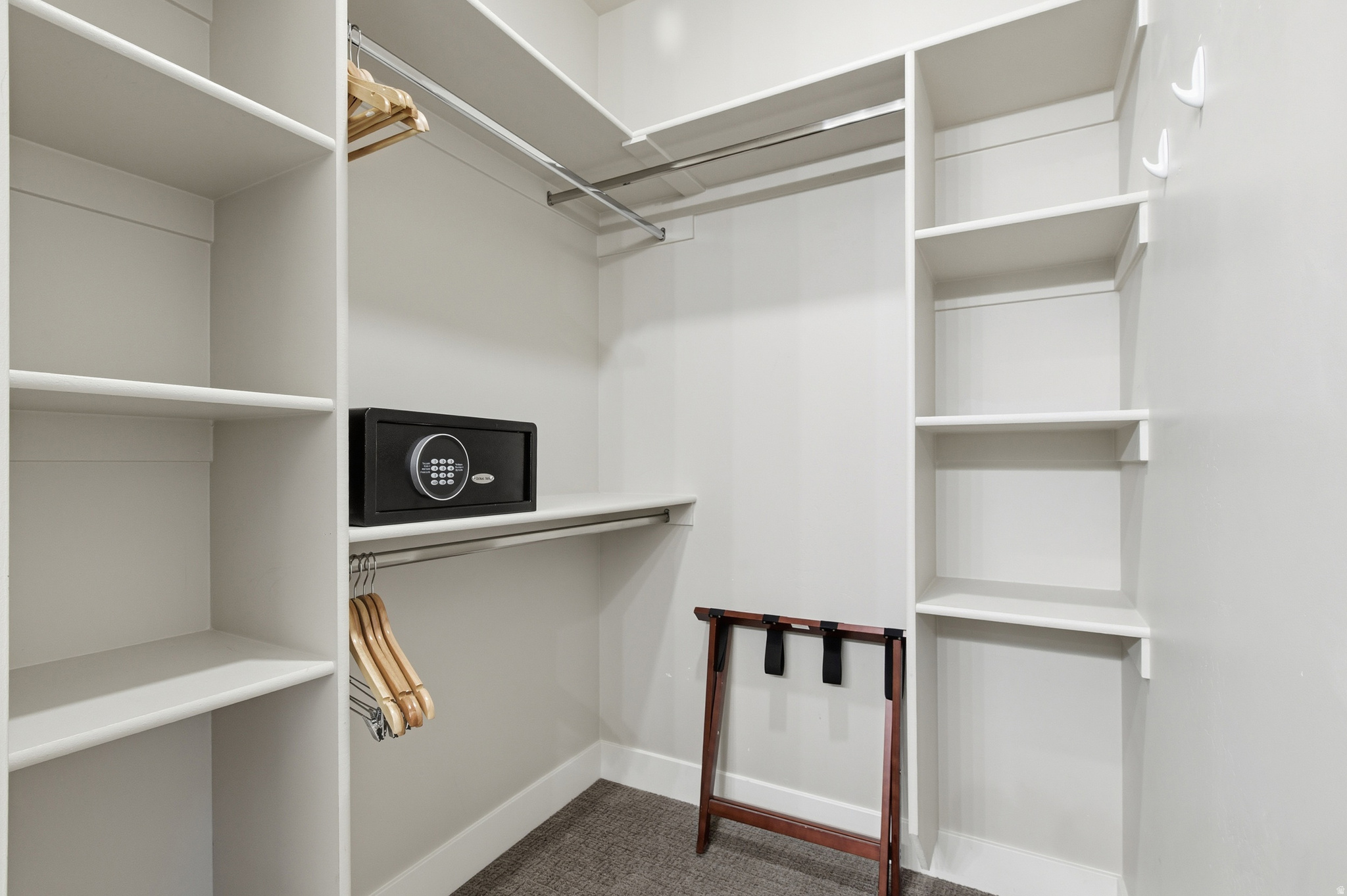 BLACK ROCK LUXURY CONDOMINIUMS - Residential