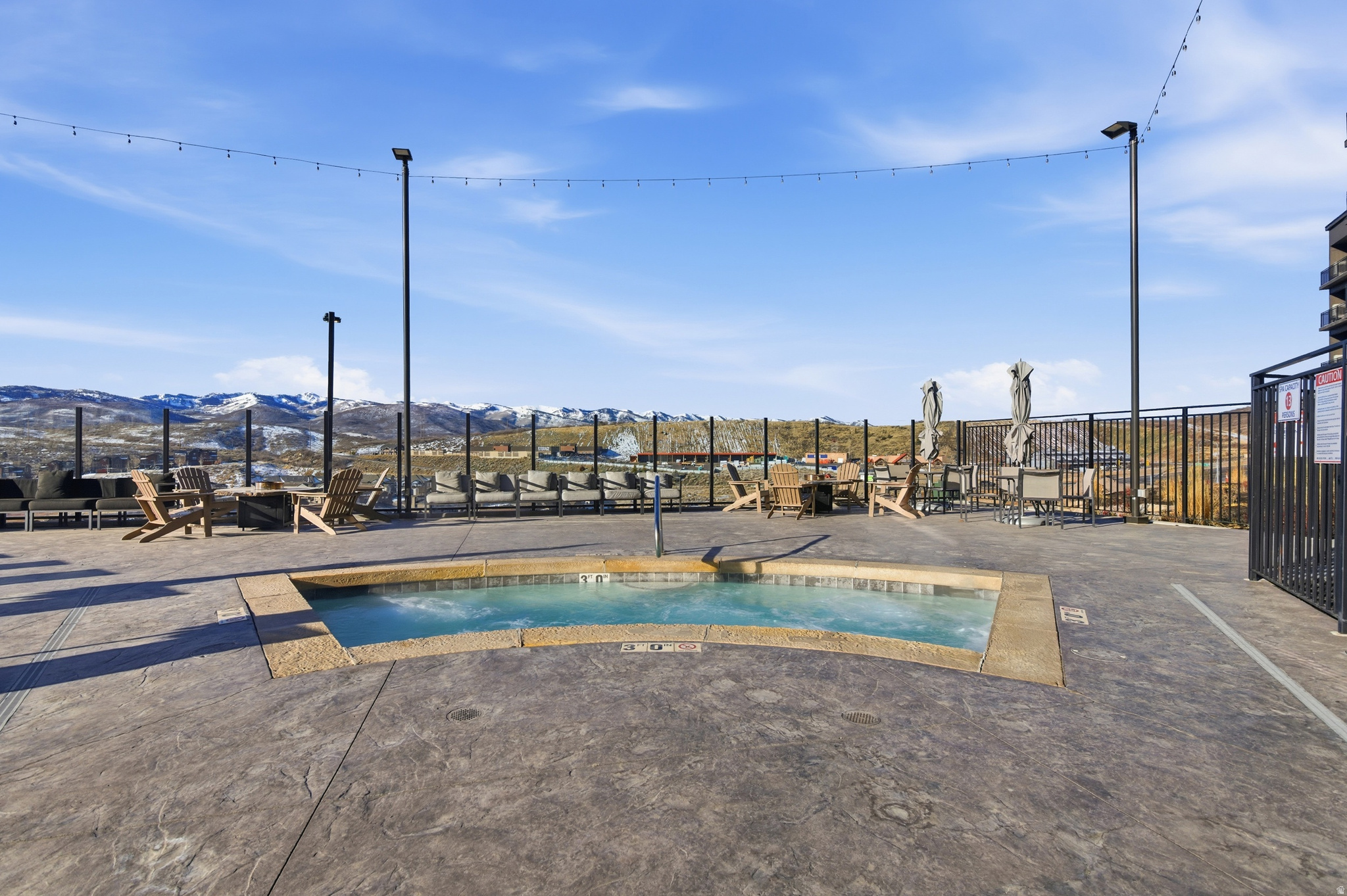 BLACK ROCK LUXURY CONDOMINIUMS - Residential