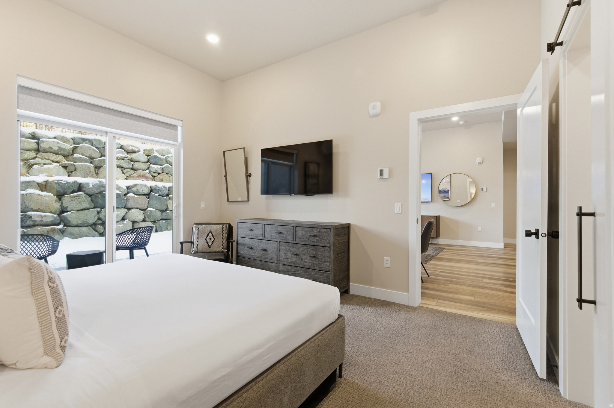 BLACK ROCK LUXURY CONDOMINIUMS - Residential