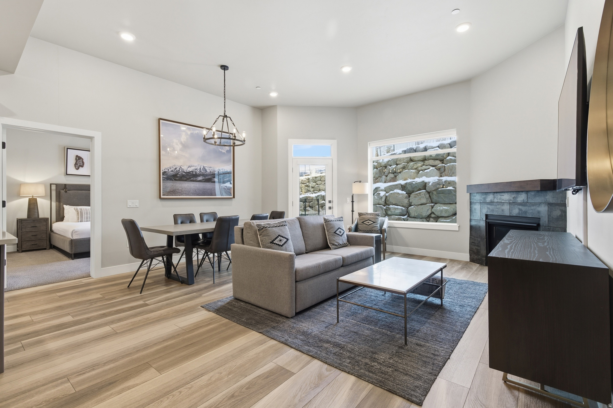 BLACK ROCK LUXURY CONDOMINIUMS - Residential