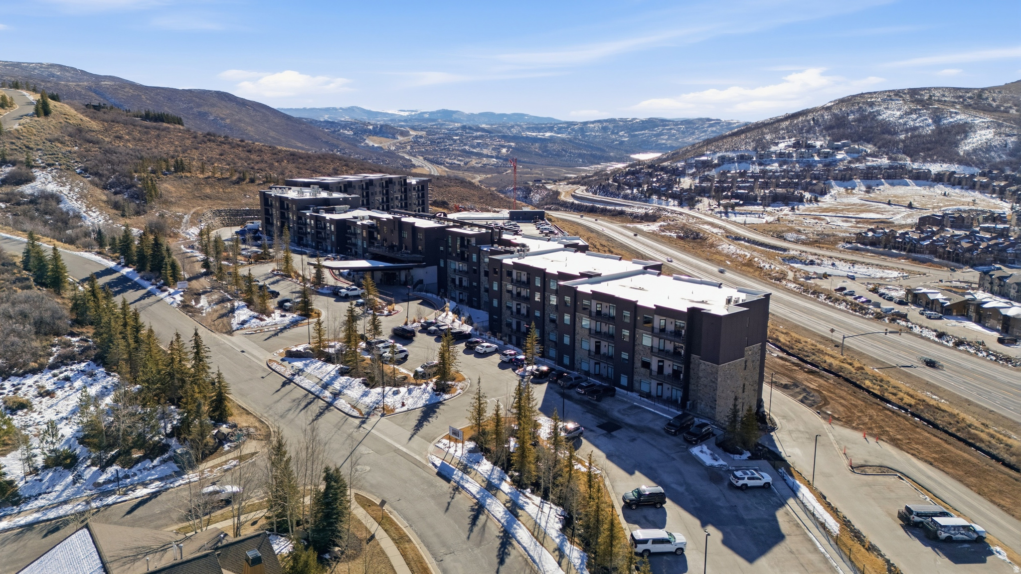 BLACK ROCK LUXURY CONDOMINIUMS - Residential