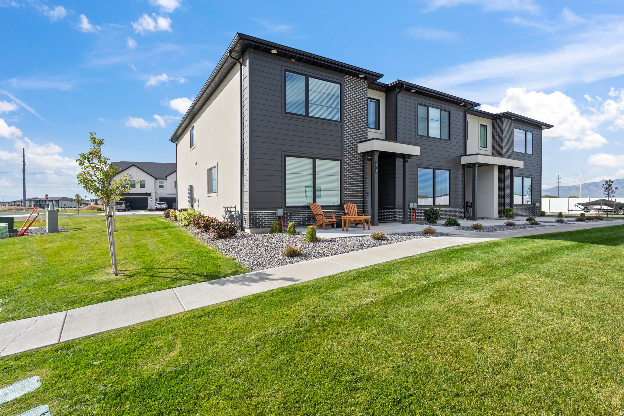 LAKESHORE LANDING - Residential