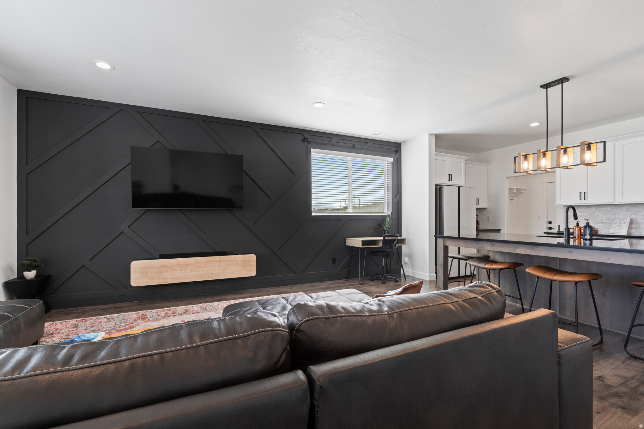 LAKESHORE LANDING - Residential