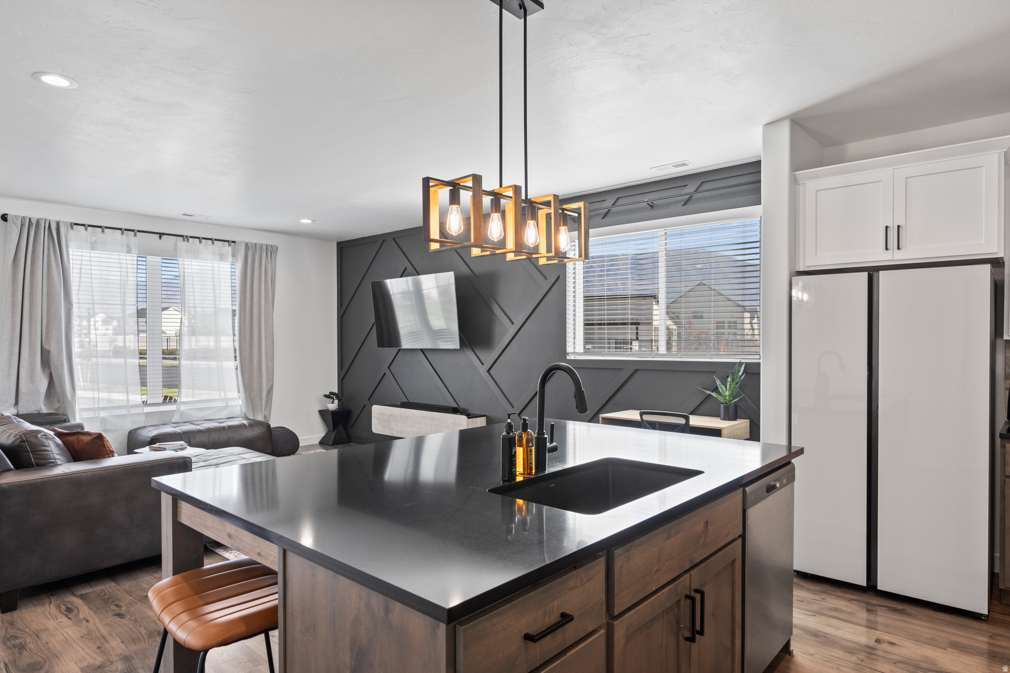 LAKESHORE LANDING - Residential