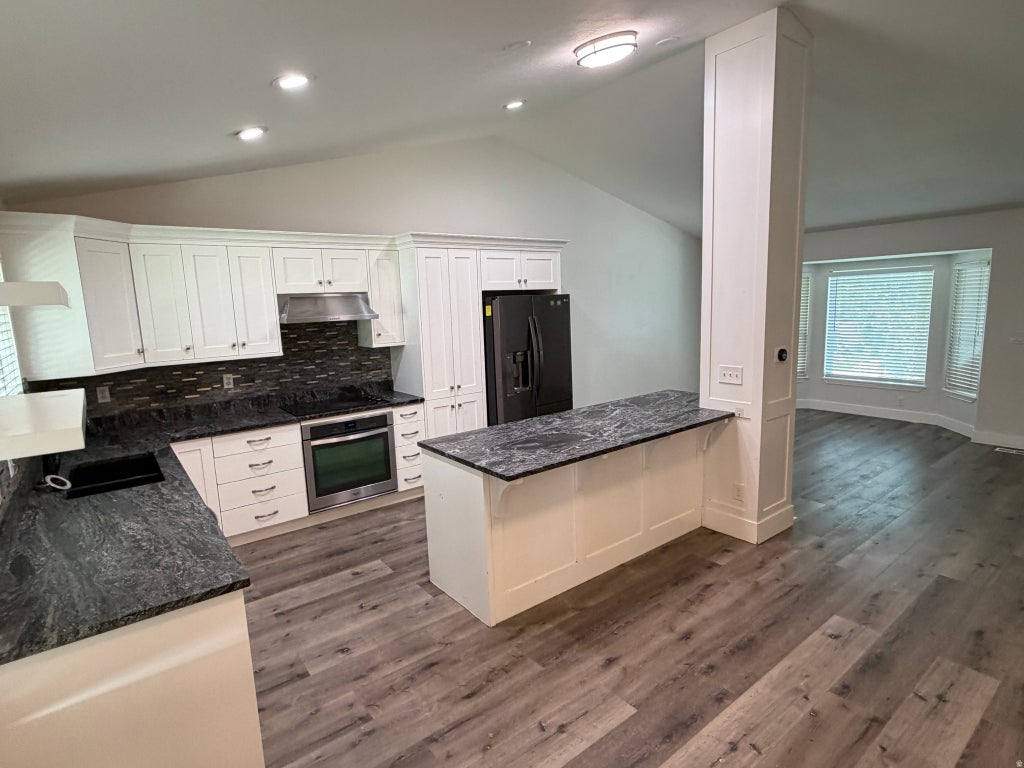 Photo of 11385 S ABBOTTS LN E, Sandy, UT 84070 (MLS # 2184922)