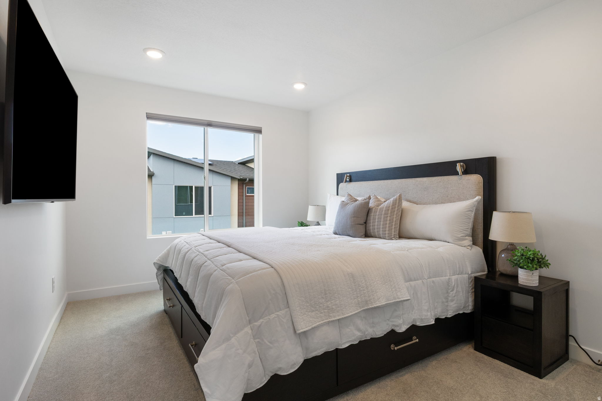 AXIS TOWNHOMES - Residential