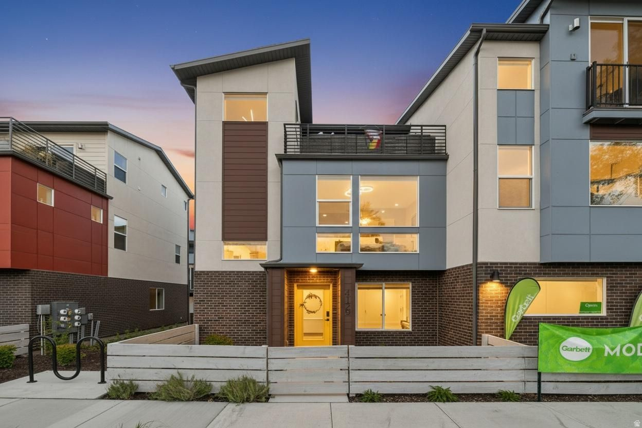 AXIS TOWNHOMES - Residential