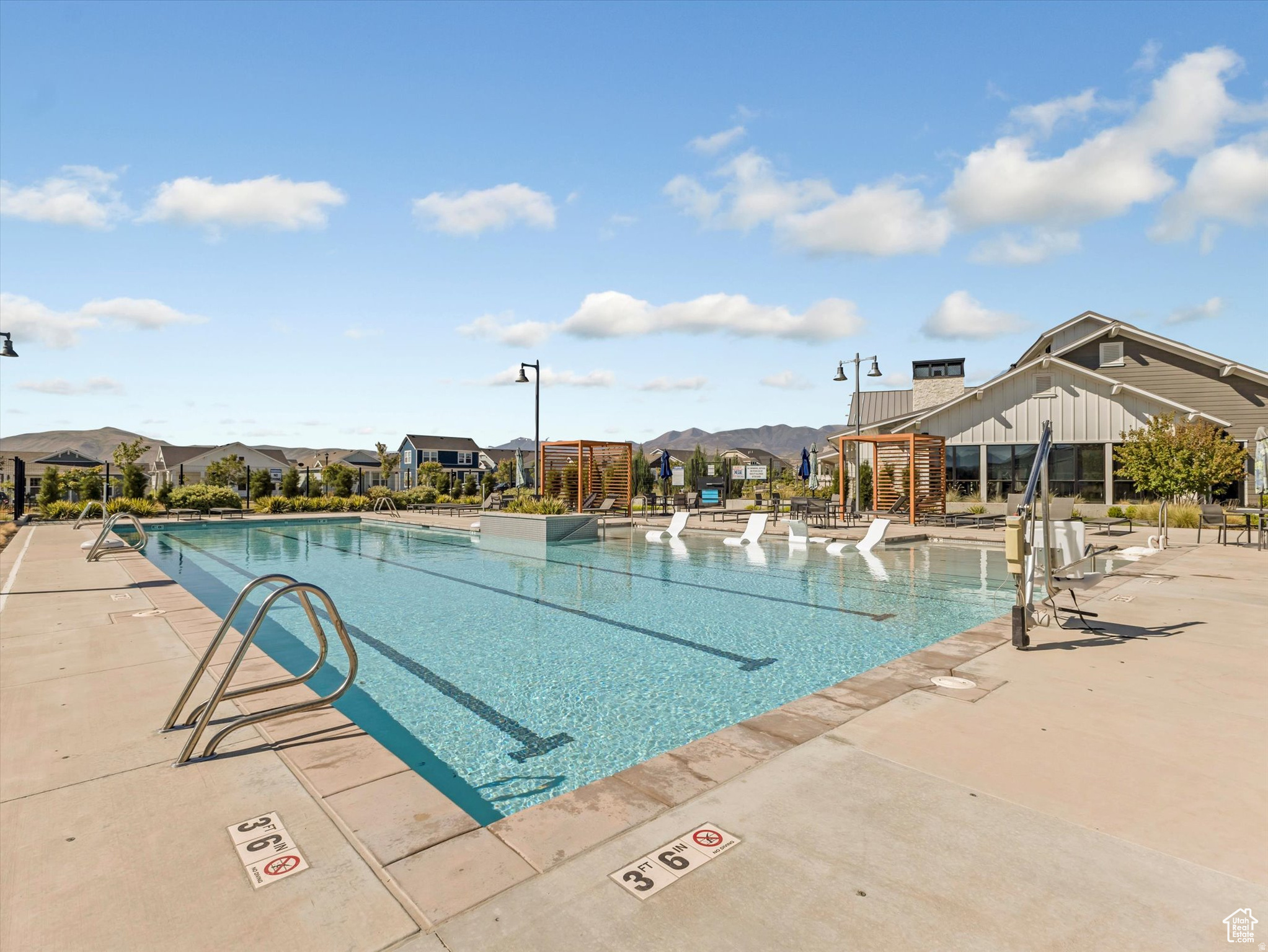 DAYBREAK SPRINGHOUSE - Residential