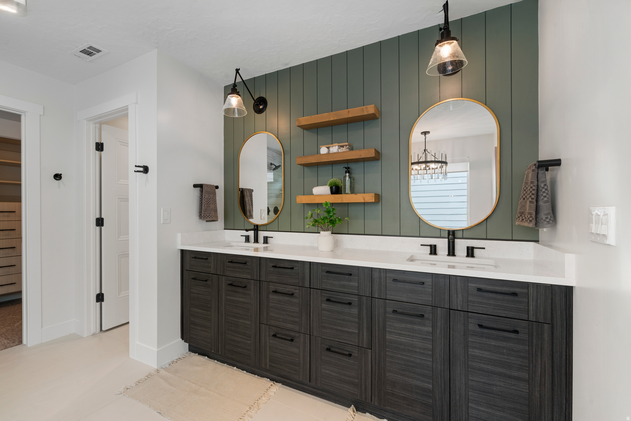 BROOKS LANE - Residential