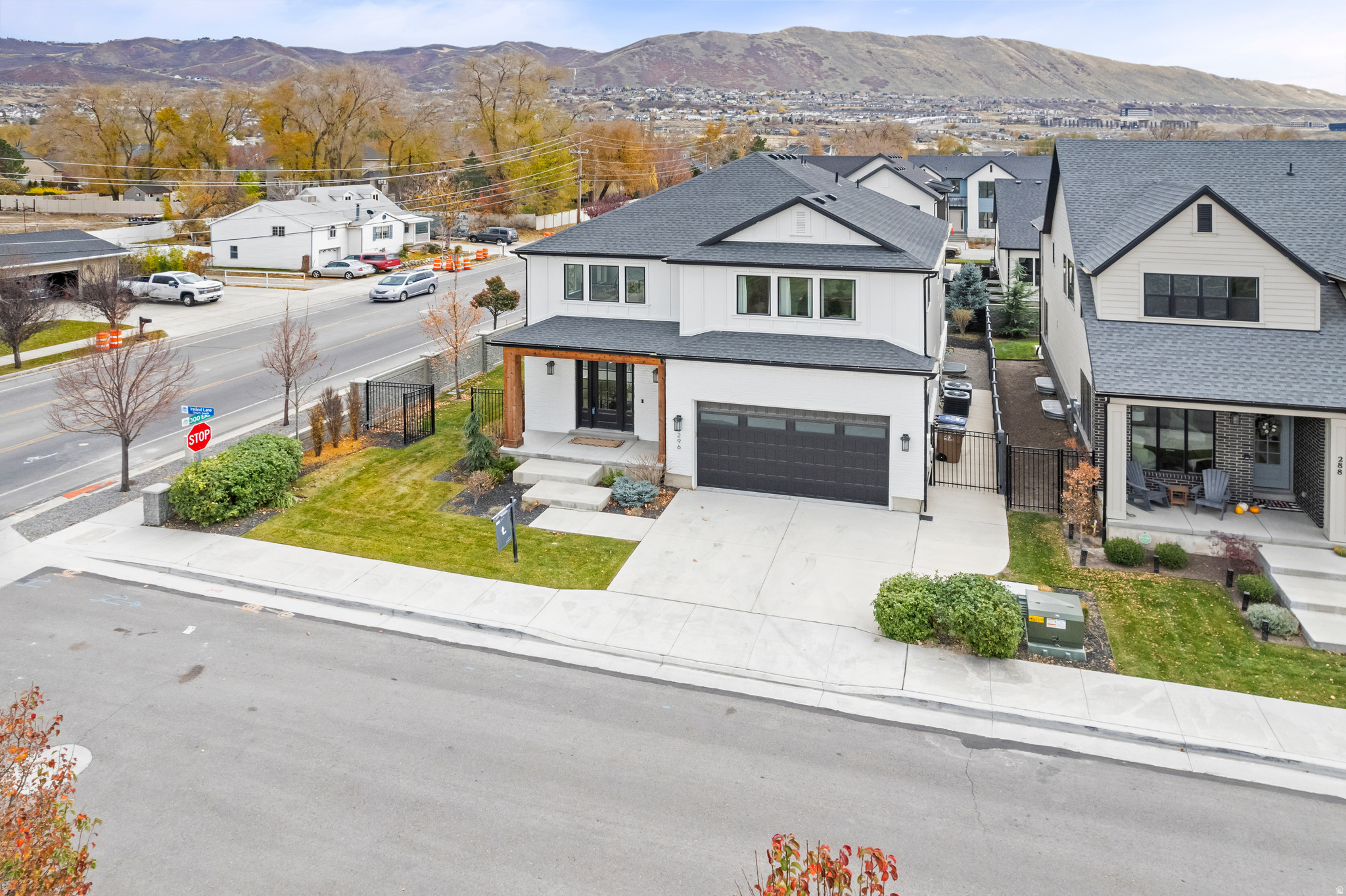 BROOKS LANE - Residential