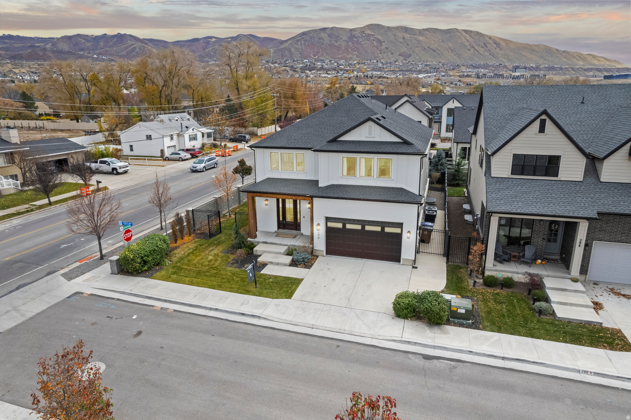 BROOKS LANE - Residential