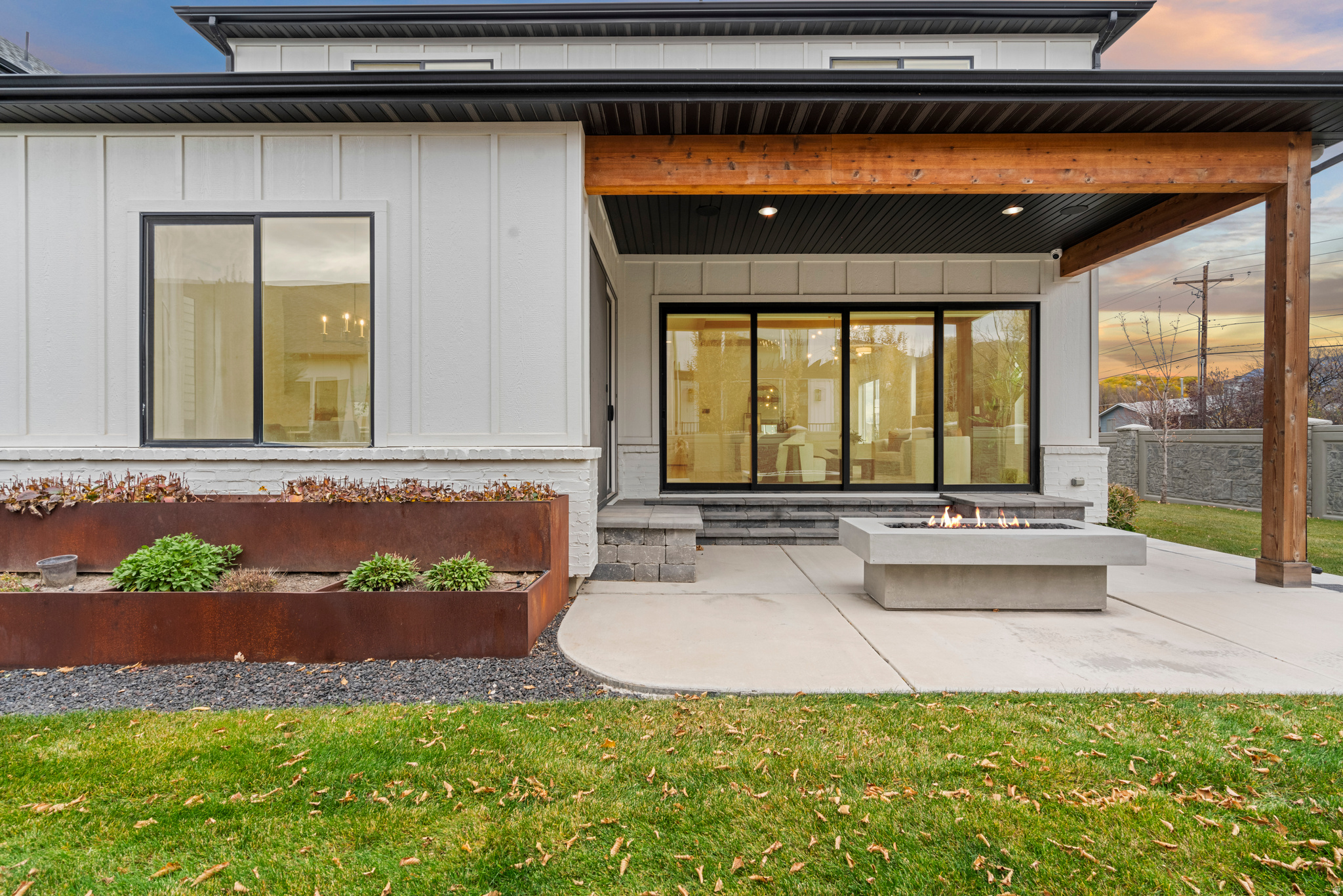 BROOKS LANE - Residential