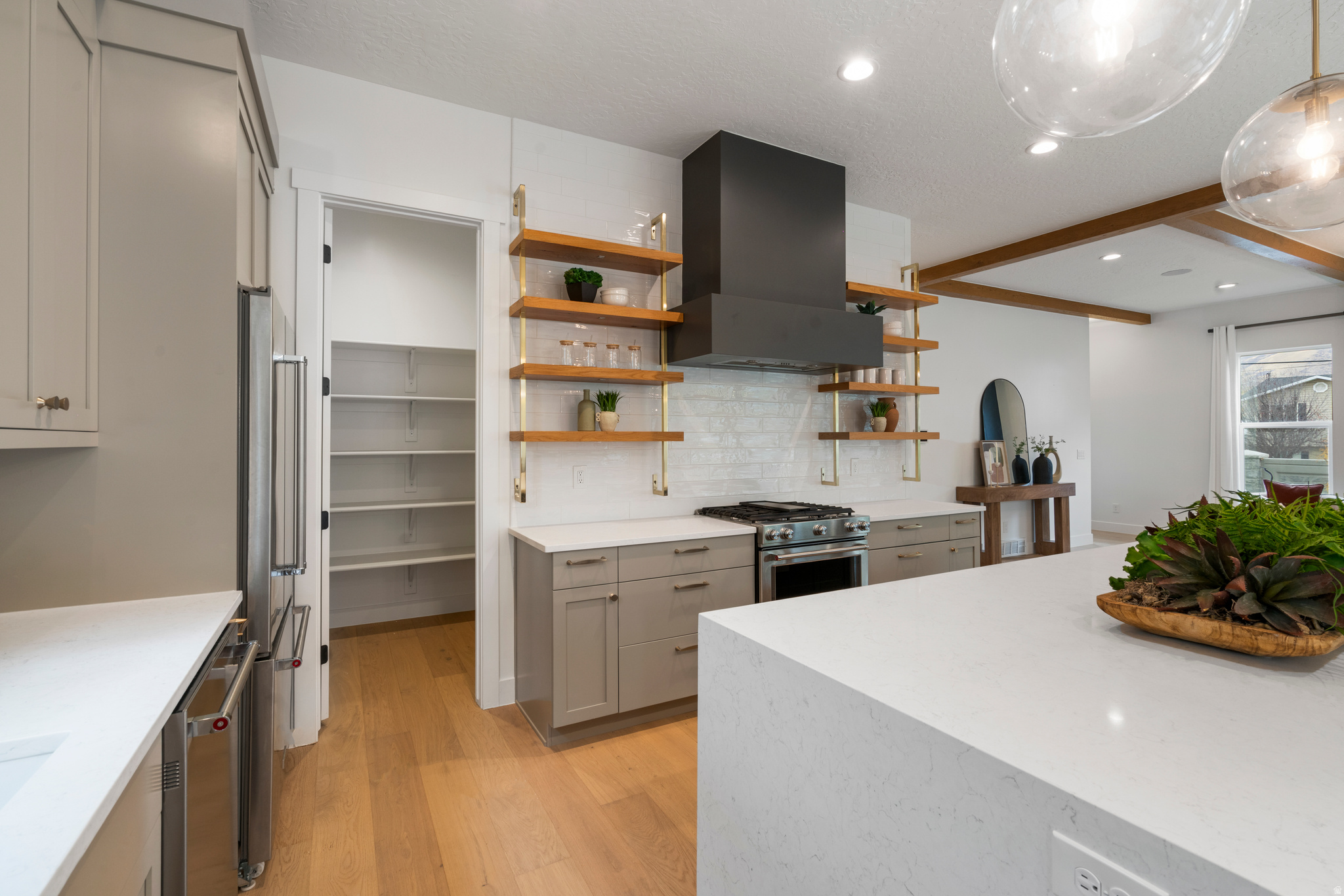 BROOKS LANE - Residential