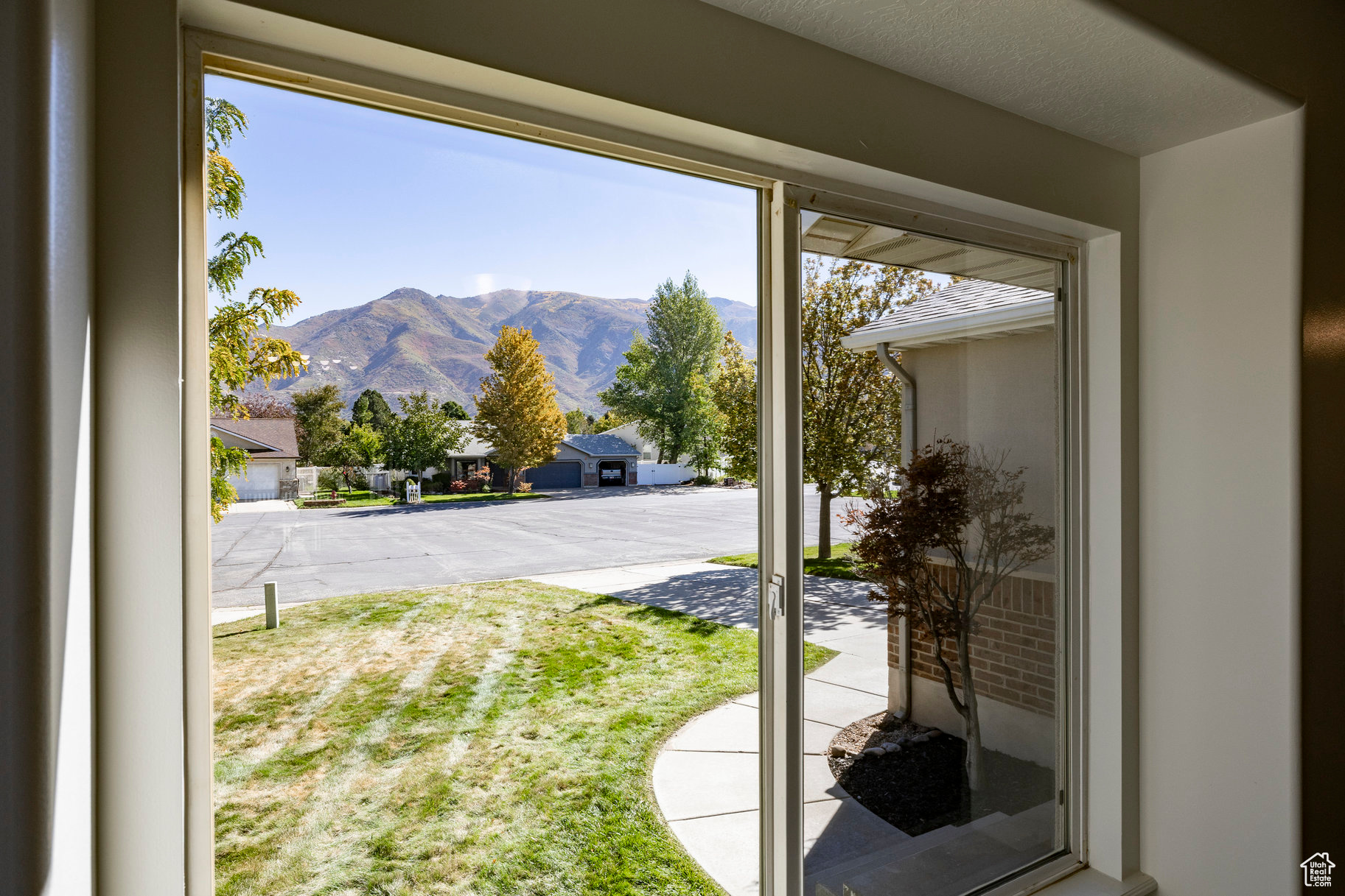 ERICKSON MEADOWS - Residential