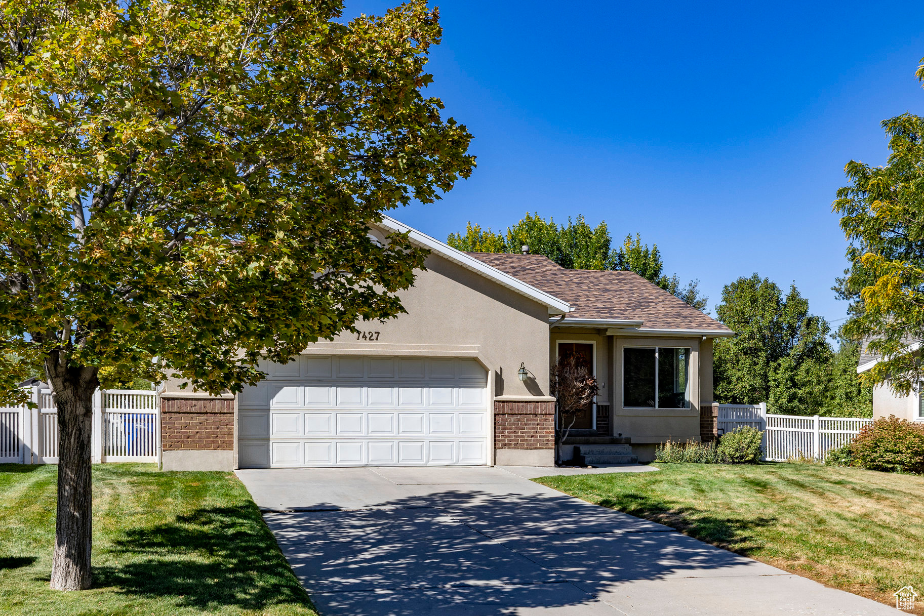 ERICKSON MEADOWS - Residential