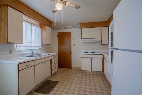 Tiny photo for 332 N 300 W, Bountiful, UT 84010 (MLS # 2135264)