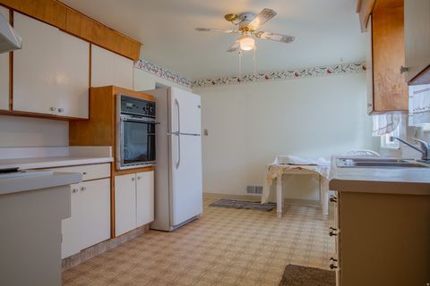 Tiny photo for 332 N 300 W, Bountiful, UT 84010 (MLS # 2135264)