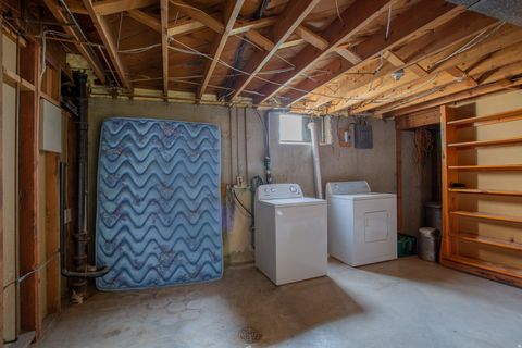 Tiny photo for 332 N 300 W, Bountiful, UT 84010 (MLS # 2135264)
