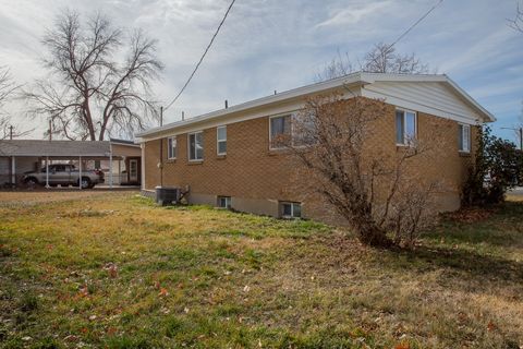 Tiny photo for 332 N 300 W, Bountiful, UT 84010 (MLS # 2135264)