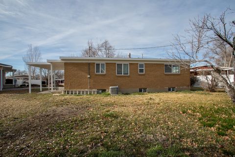 Tiny photo for 332 N 300 W, Bountiful, UT 84010 (MLS # 2135264)