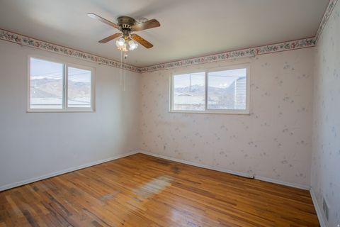 Tiny photo for 332 N 300 W, Bountiful, UT 84010 (MLS # 2135264)