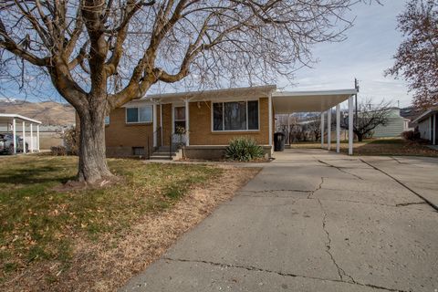 Tiny photo for 332 N 300 W, Bountiful, UT 84010 (MLS # 2135264)