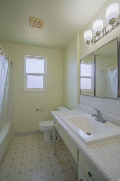 Tiny photo for 332 N 300 W, Bountiful, UT 84010 (MLS # 2135264)