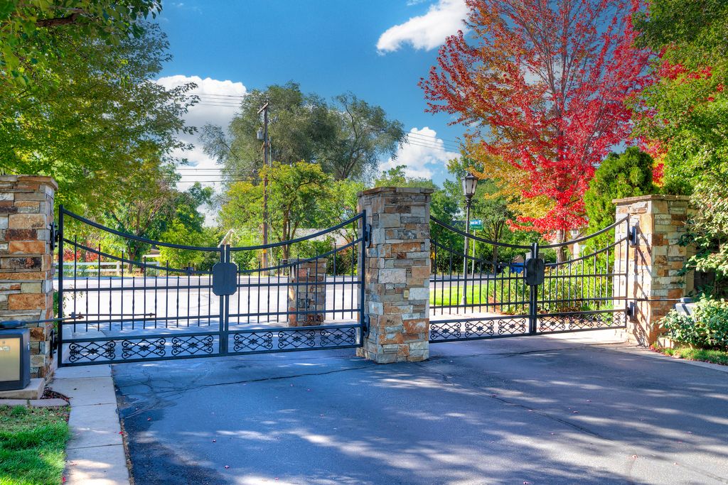 Photo of 6176 S VERNESS CV, Holladay, UT 84121 (MLS # 2125151)