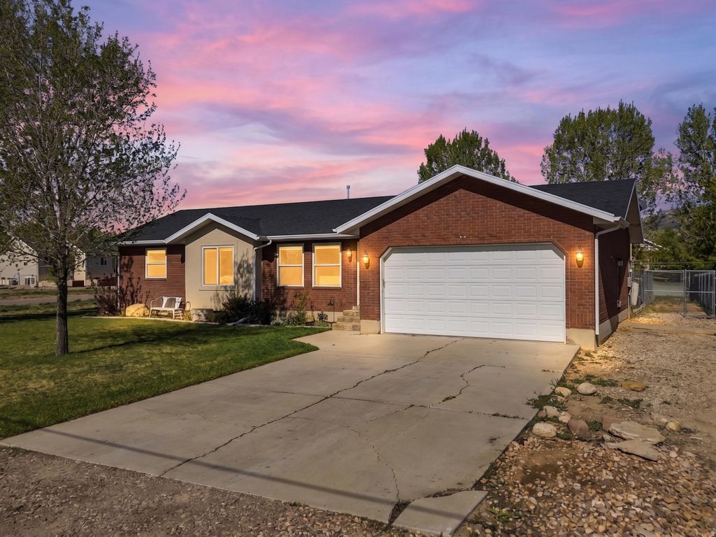 Photo of 715 S 400 W, Mt Pleasant, UT 84647 (MLS # 2157167)