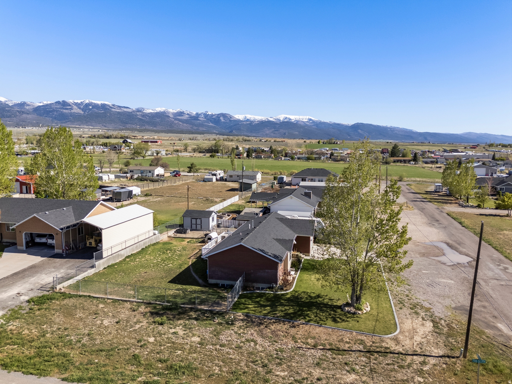 COUNTRY ROAD HAVEN - Residential