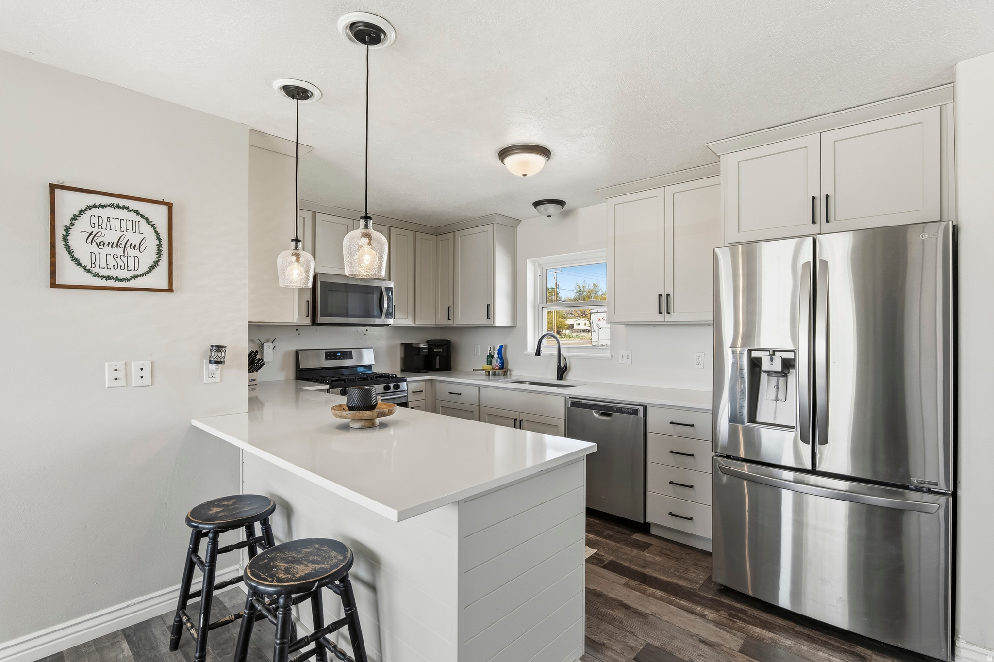 COUNTRY ROAD HAVEN - Residential