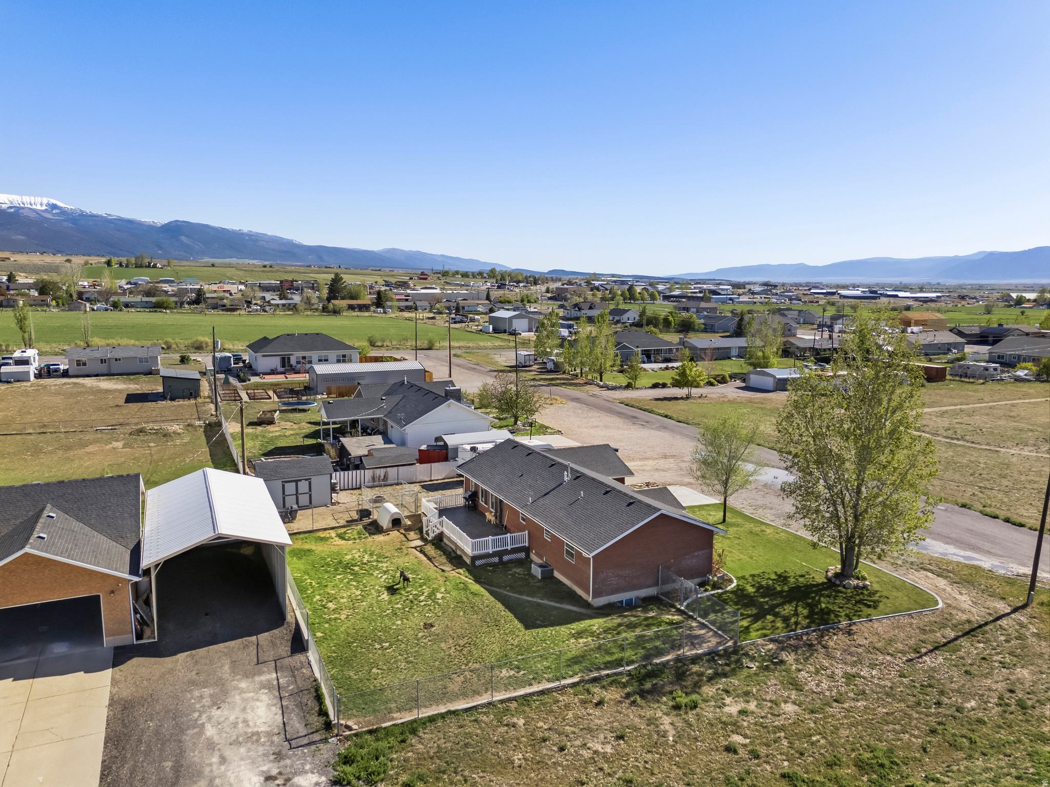 COUNTRY ROAD HAVEN - Residential