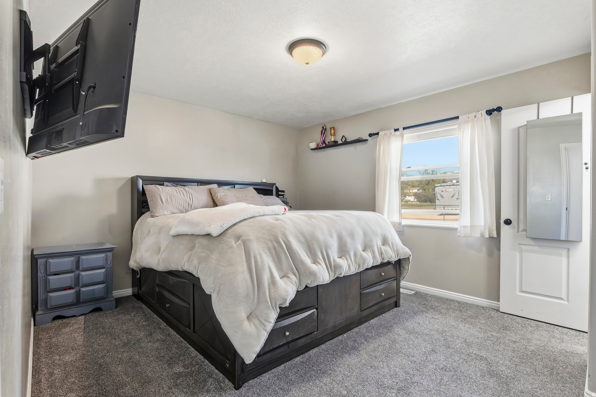 COUNTRY ROAD HAVEN - Residential