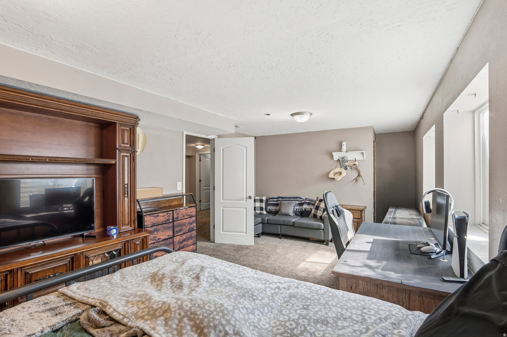 COUNTRY ROAD HAVEN - Residential