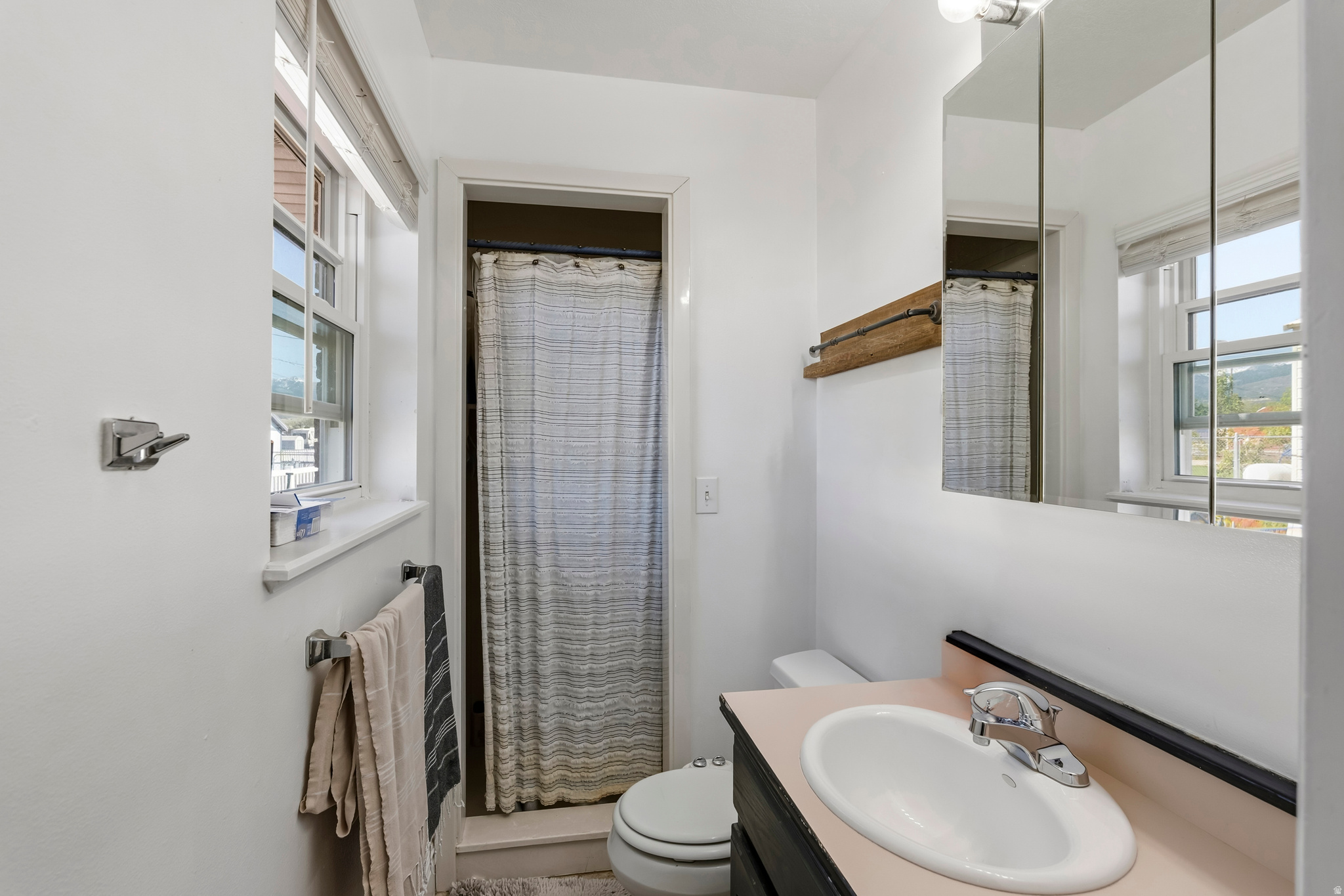 COUNTRY ROAD HAVEN - Residential